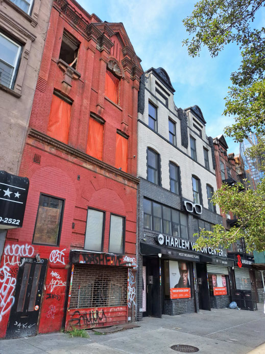New York, Harlem : maison délabrée sur Malcolm X Boulevard