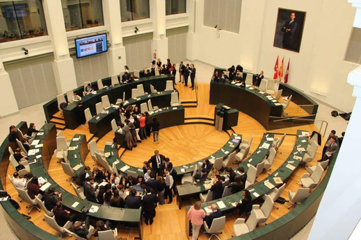 Débat dans le Palacio de Cibeles