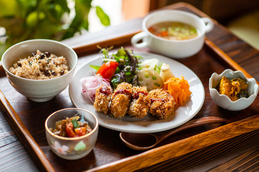 ある日のAランチ　車麩カツと季節のお野菜ランチ