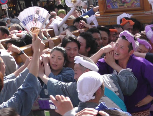 赤羽馬鹿祭り, 江戸みこしパレード, 北区赤羽, むつ龍, 彩心連合, 東都心睦, 義神會, 埼輿連, 板橋グループ, 城北連合, 陣龍会, 三和自治会