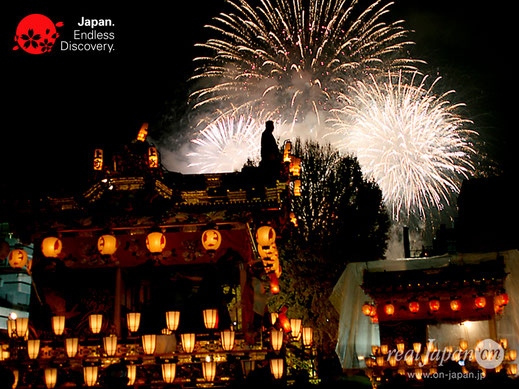 秩父総社,秩父神社例大祭,日本三大曳山祭り,絢爛豪華,屋台,笠鉾,お旅所,団子坂