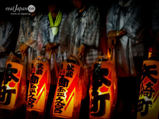 「提灯祭」とも呼ばれるほど様々な提灯が多数用いられる, 大國魂神社例大祭, くらやみ祭