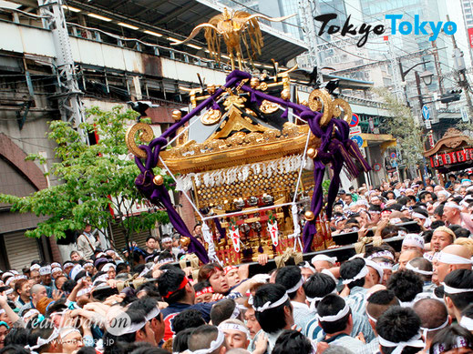 烏森神社例大祭, 本社千貫神輿, 新橋駅, SL広場