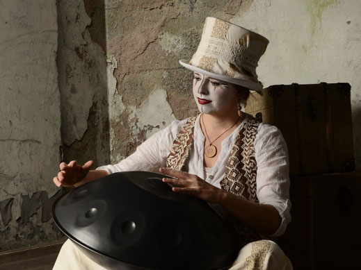 Straßenkunst, Zirkus, Fantasie, Handpanmusik zum Entspannen und Träumen, Norddeutschland