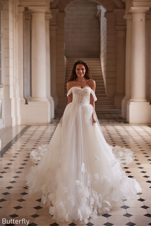 Brautkleider Berlin, Romantisches Prinzessinnen Hochzeitskleid bei Anactacia Berlin, Hochzeitskleider Berlin,