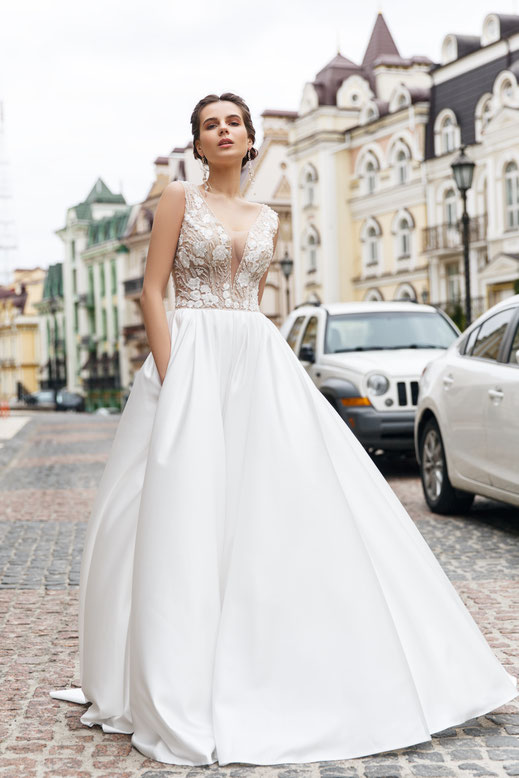 Anactacia Berlin Brautmoden Sale Outlet Brautkleid Gunstig Kaufen Hochzeitskleider Und Abendmode Brautkleider Standesamtkleider Abendkleider 