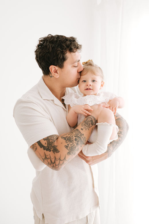 seance studio anniversaire 1 an seance photo en famille au naturel muriel mees photographe brignoles