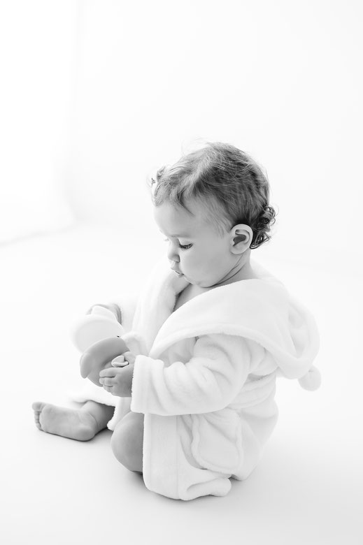 séance photo studio bébé enfant bain de mousse photo simple et naturelle bébé famille brignoles