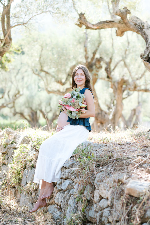 Séance grossesse studio et extérieur à l'oliveraie - futurs parents - muriel mees photographe - photo lingerie 