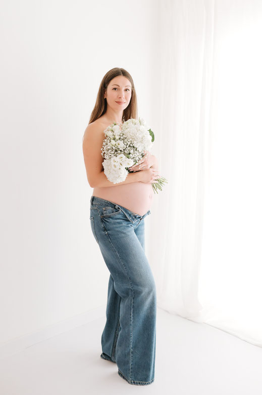 Séance grossesse studio et extérieur à l'oliveraie - futurs parents - muriel mees photographe - photo lingerie 