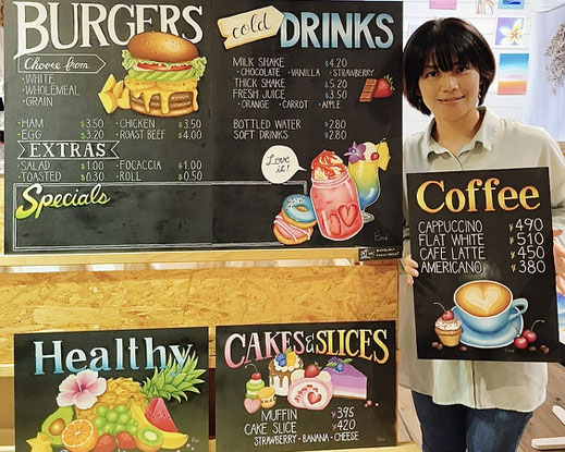 KANAEチョークアート教室の生徒作品｜コーヒーアートやハンバーガー