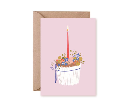 Grusskarte Klappkarte Lotta Langrock – ein süßer, zuckriger Cupcake mit Blümchen und einer Kerze als Topping