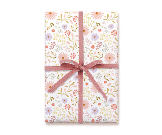 Lotta Langrock Geschenkpapier – Ilvi, florale Elemente in Pudertönen, Mädchen, Rosa