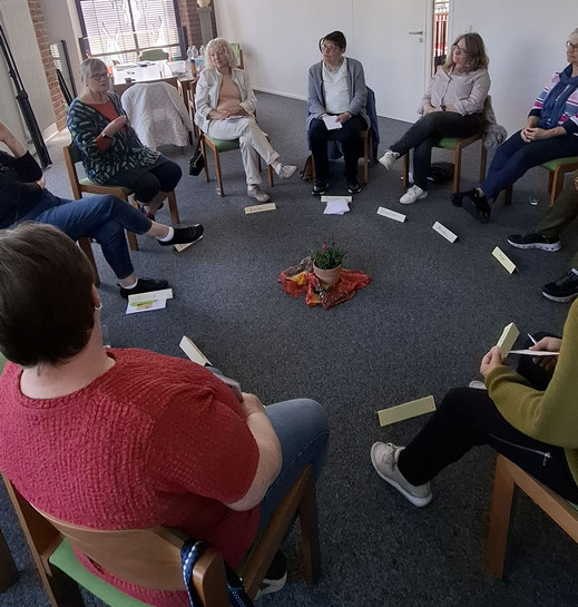 kfd heute: Einmal im Monat versucht die Gruppe, Workshops zu interessanten Themen anzubieten. In dieser Runde lautete die Überschrift: Du bist nie zu alt für Neues.