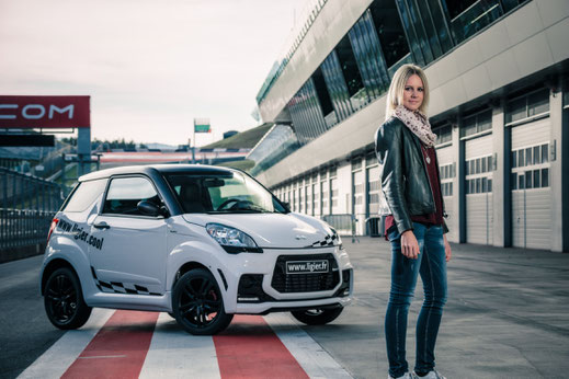 Extra für Azubis: Mit Leichtautos werden Ausbildungsbetriebe interessanter für die Jugendlichen. Foto: djd/Ligier Group Deutschland GmbH