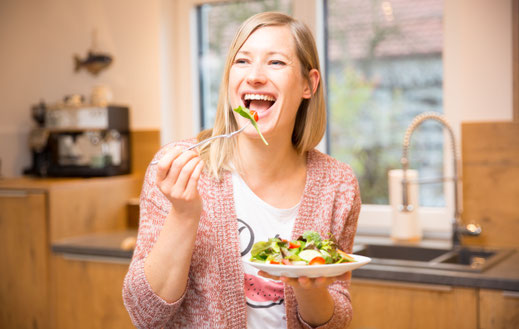 Gesundes lecker anrichten und bereithalten, bevor der große Hunger kommt.  Foto: djd/LaVita