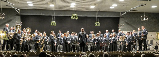 Die Musikkapelle Laimnau unter der Leitung von Simon Heimpel