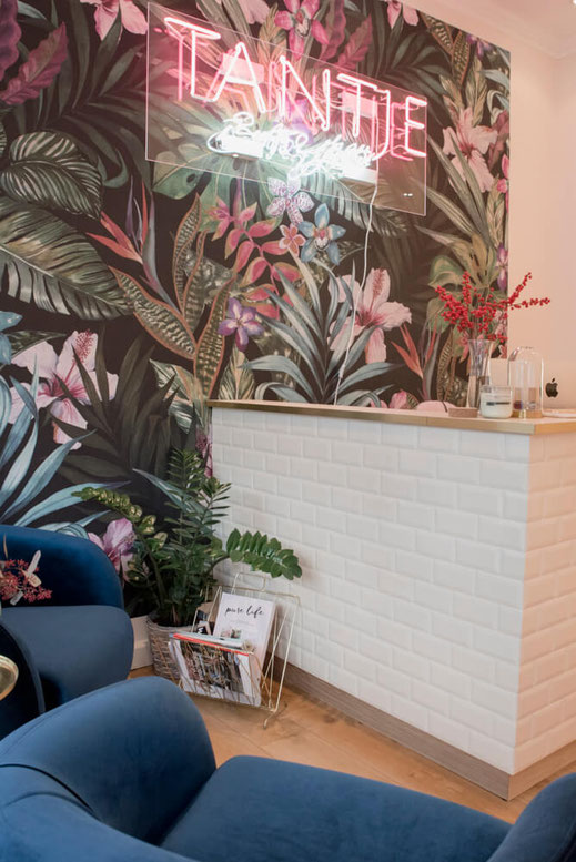 Bild: Brautstyling in Köln, Tipps für das Brautmake-Up, Inspiration für die Brautfrisur, finde Ideen für das Brautstyling, NRW, gefunden auf philosophylove.de aus Düsseldorf, Trauredner Düsseldorf, Trauteam, Traurednerin, Philosophy Love, Freie Trauung,