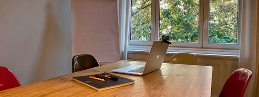 We meet in Hamburg or online - and are therefore flexible in terms of location and time.