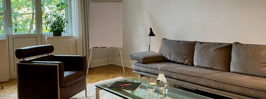 We meet in Hamburg or online - and are therefore flexible in terms of location and time.