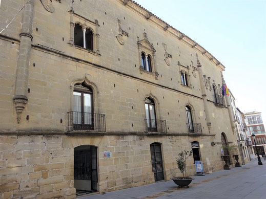 Palacio de los Salcedo sur la calle San Pablo