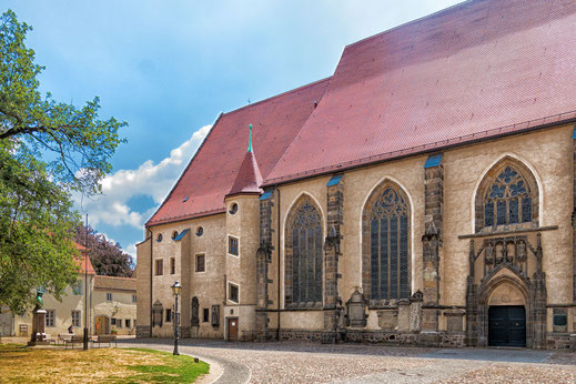 Stadtkirche in der Lutherstadt Wittenberg mit Innenhof