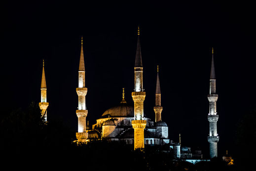 Die blaue Moschee bei Nacht © Jutta M. Jenning mjpics