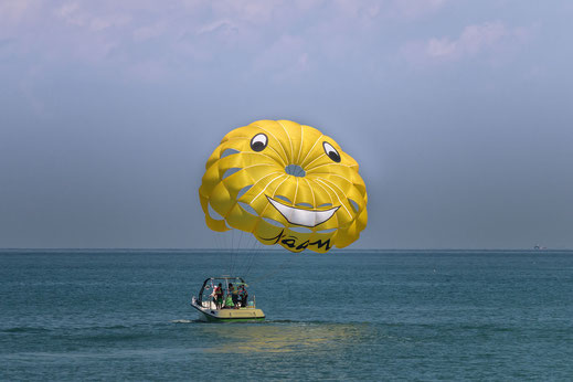 parasailing-langkawi-malaysia