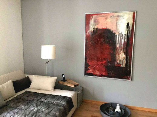 rotes Bild im Raum - Schrei nach Liebe