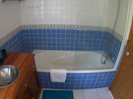 salle de bains bleue casadamanga