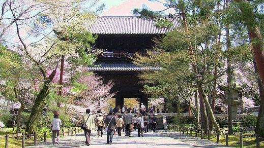 南禅寺三門、重厚な造りの立派な門です