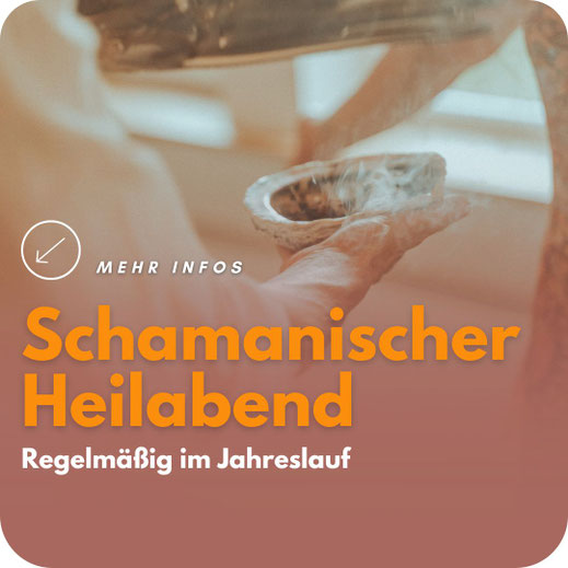 Schamanische Räucherzeremonie mit Federfächer und Räucherschale beim Heilabend mit Cüneyt