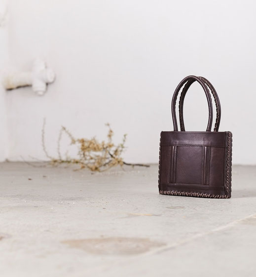 Atelier für edle Ledertaschen. echte Handarbeit, OWA Tracht, Lookbook  2017
