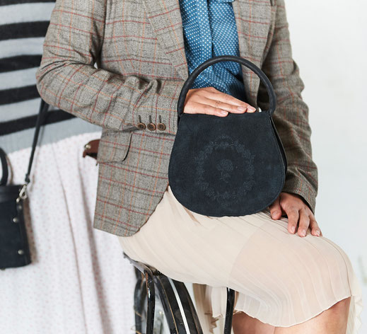 Lookbook 2017, Manufaktur für edle Dirndltaschen Trachtentaschen, Henkeltaschen Ledertaschen, Vintagetaschen Brit Chic OWA Tracht