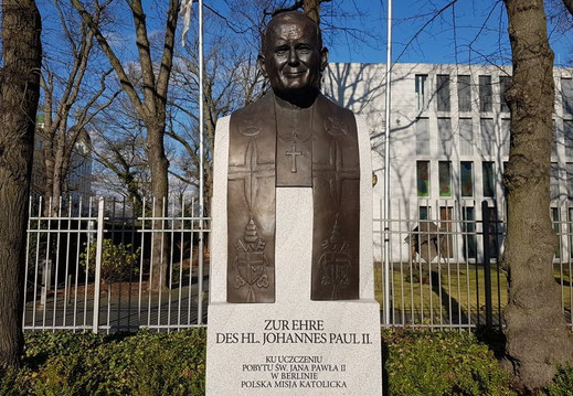 Beeld van wijlen paus Johannes Paulus II (Karol Józef Wojtyła, geboren te Wadowice in Polen)