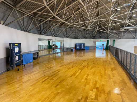 〈バレエの練習ができるサンビレッジしばた軽運動場〉