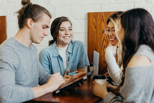 Teambesprechung in einer Organisation