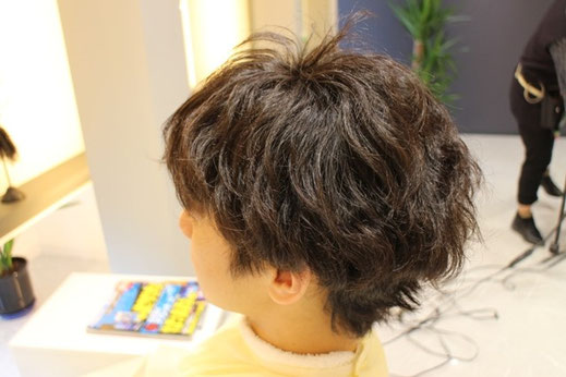 施術前　かなりのくせ毛です。
