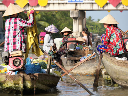 Diese Frauen hier warten wohl nur auf Touristenboote... Bei Can Tho, Vietnam (Foto Jörg Schwarz)