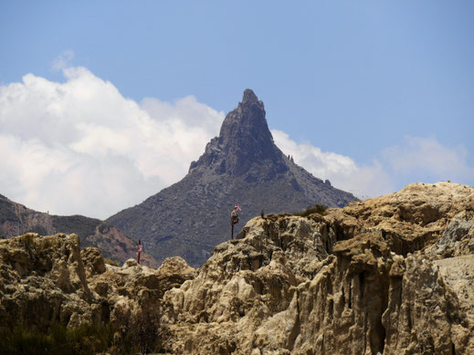 Im Hintergrund immer sichtbar: La Muela del Diablo, bei La Paz, Bolivien (Foto Jörg Schwarz)