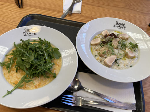 Kürbisrisotto mit Schafskäse und Rucola, Meeresfrüchte-Limettenrisotto mit Muscheln und Koriander - zum Hinknien... Lissabon, Portugal (Foto Jörg Schwarz)