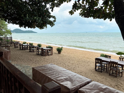 Eines von zwei oder drei "aktiven" Beachrestaurants am Bo Phut Beach - man sieht ja wie voll es ist... 