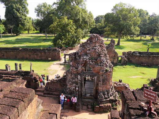 Auf dem Weg zurück zum Ausgang... Pre Rup, Kambodscha (Foto Jörg Schwarz)