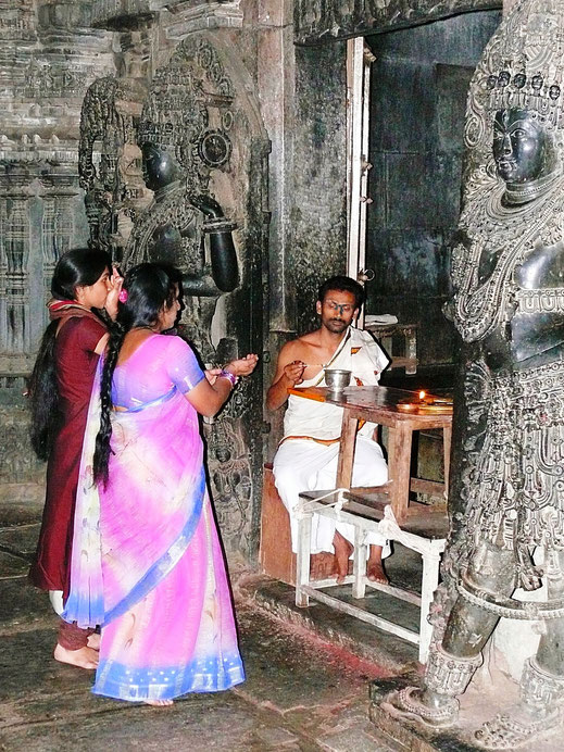 Spurenwechsler BLOG Reiseblog TIPS Kultur Highlights Schwarz Jörg Indien Karnataka, Tempel Skulpturen