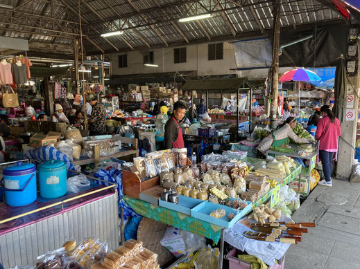 Der Morgenmarkt... Mae Hong Son, Thailand (Foto Jörg Schwarz)