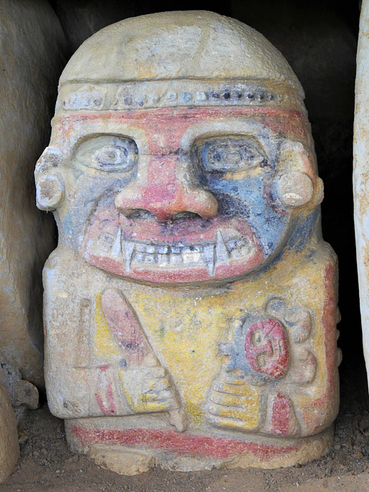 An diesem Exemplar sind die farlichen Akzente noch gut erkennbar, San Augustin, Kolumbien (Foto Jörg Schwarz)