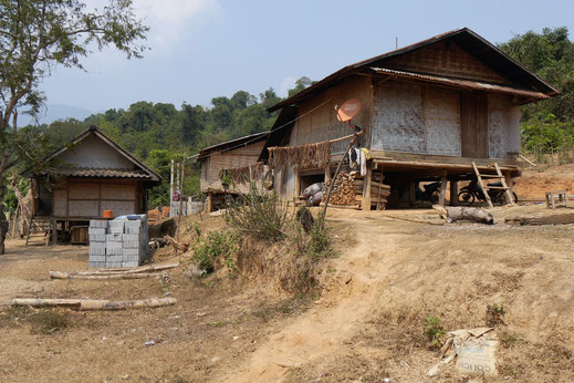 Häuser in Sop Kong, Laos (Foto Jörg Schwarz)