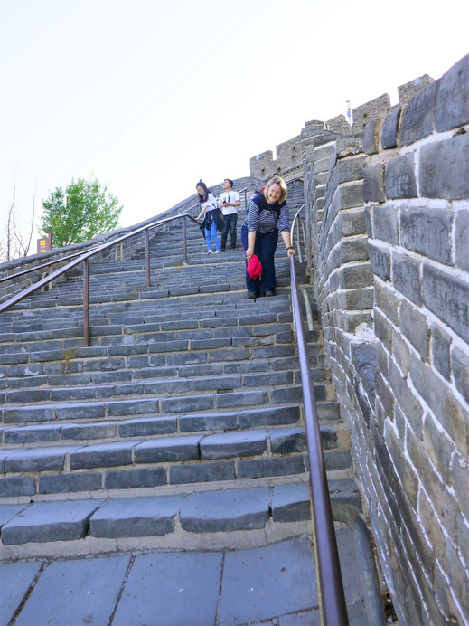 Steil und niedriges Geländer... Grosse Mauer, China (Foto Reinhard Helle)