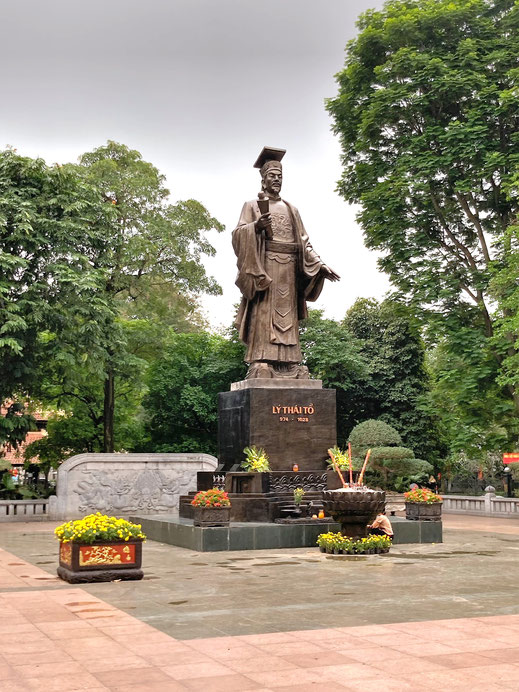 Die Statue des Stadtgründers Ly Thai To. Hanoi, Vietnam (Foto Jörg Schwarz)