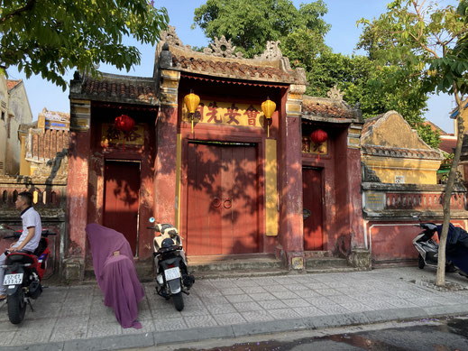 Ein kleiner Tempeltor-Eingang, Hôi An, Vietnam (Foto Jörg Schwarz)